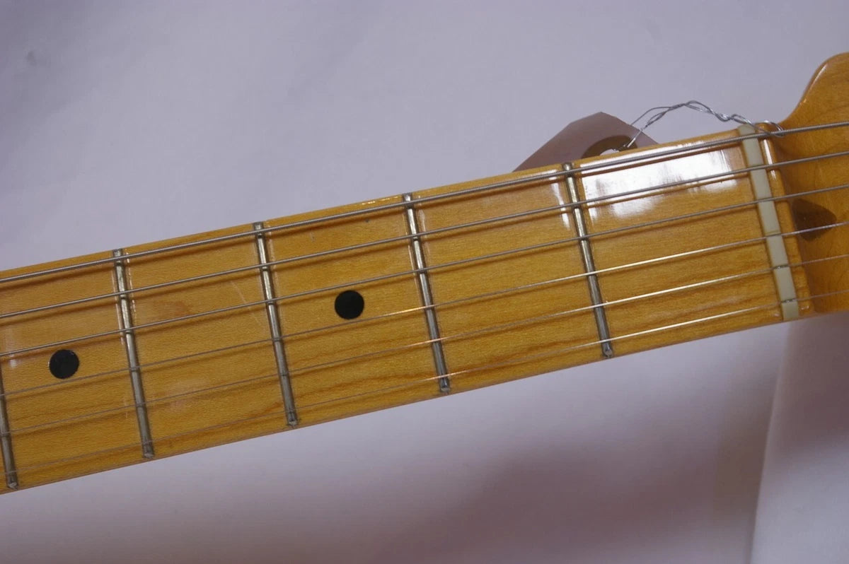 Fender American Vintage 1952 Telecaster Butter Scotch Blonde electric guitar