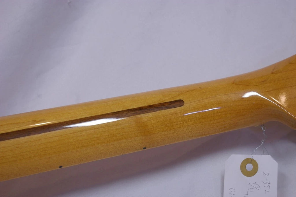 Fender American Vintage 1952 Telecaster Butter Scotch Blonde electric guitar