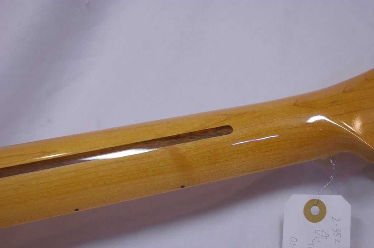 Fender American Vintage 1952 Telecaster Butter Scotch Blonde electric guitar