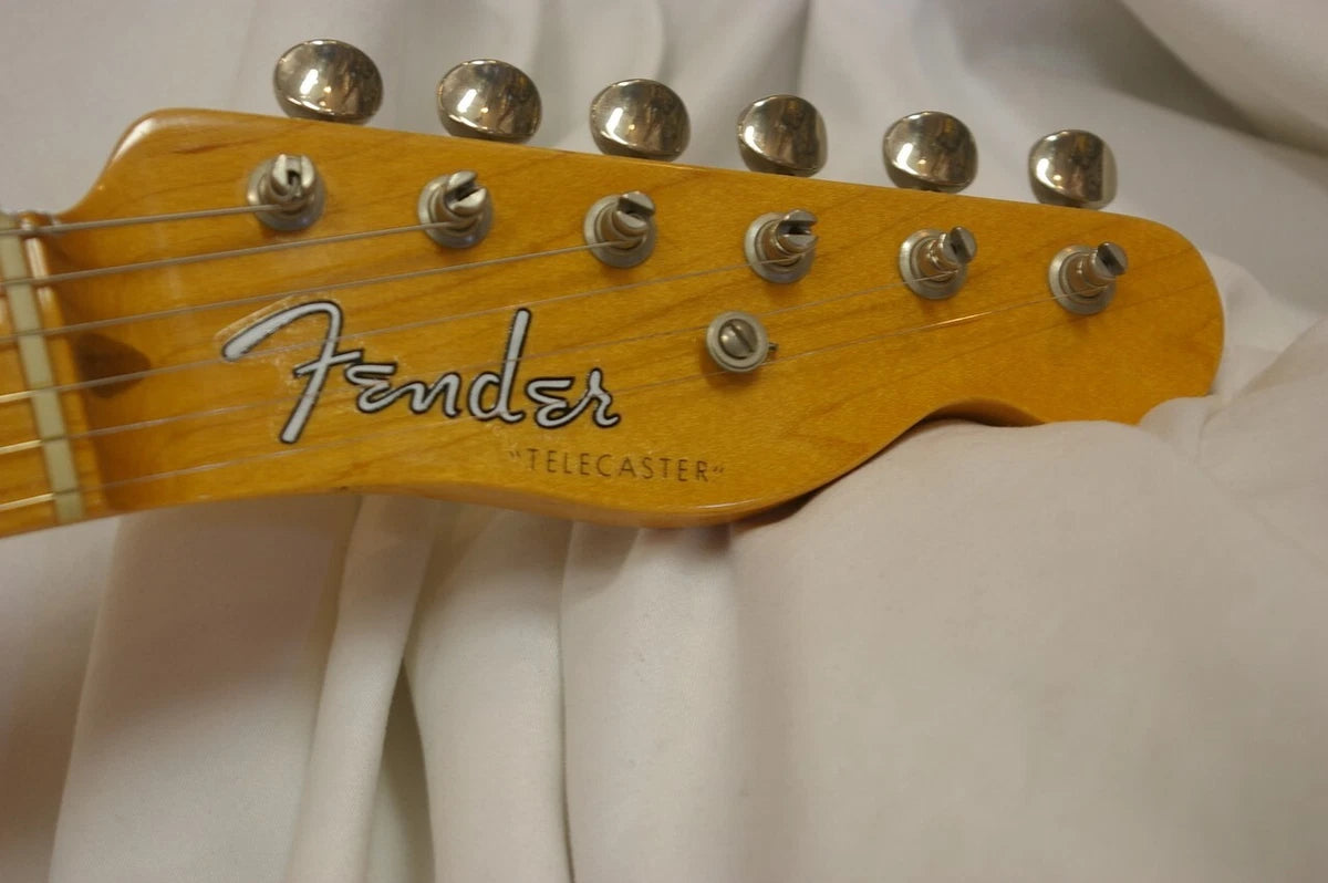 Fender American Vintage 1952 Telecaster Butter Scotch Blonde electric guitar