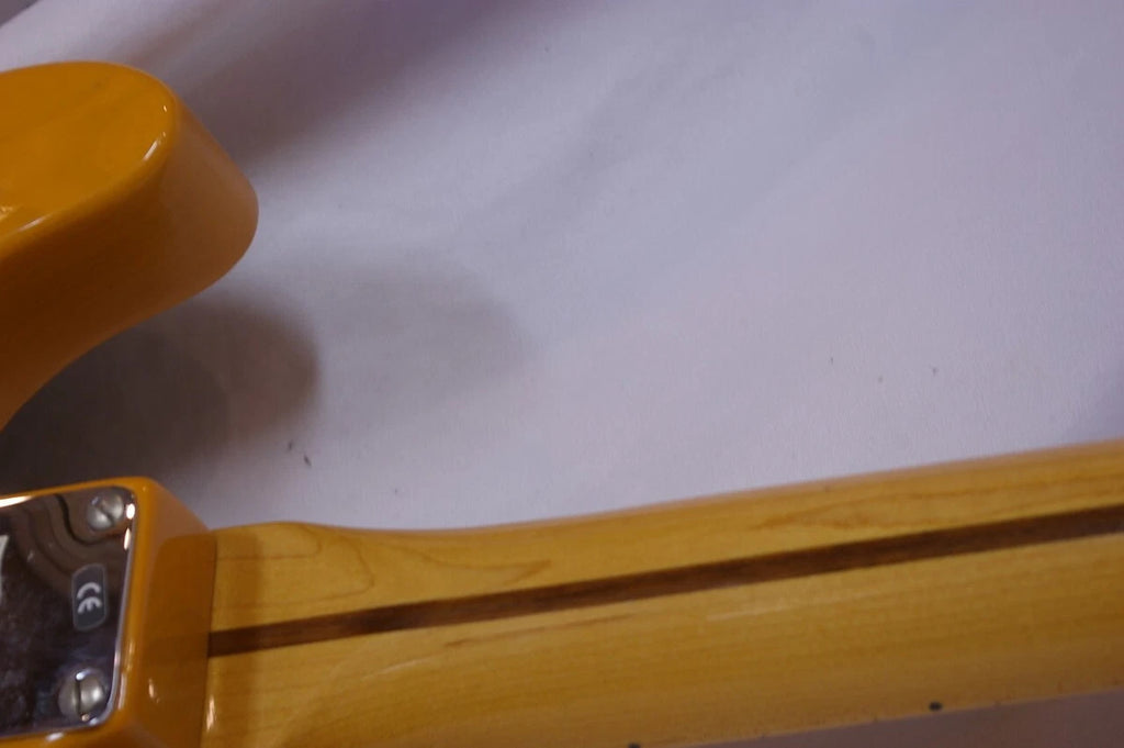 Fender American Vintage 1952 Telecaster Butter Scotch Blonde electric guitar