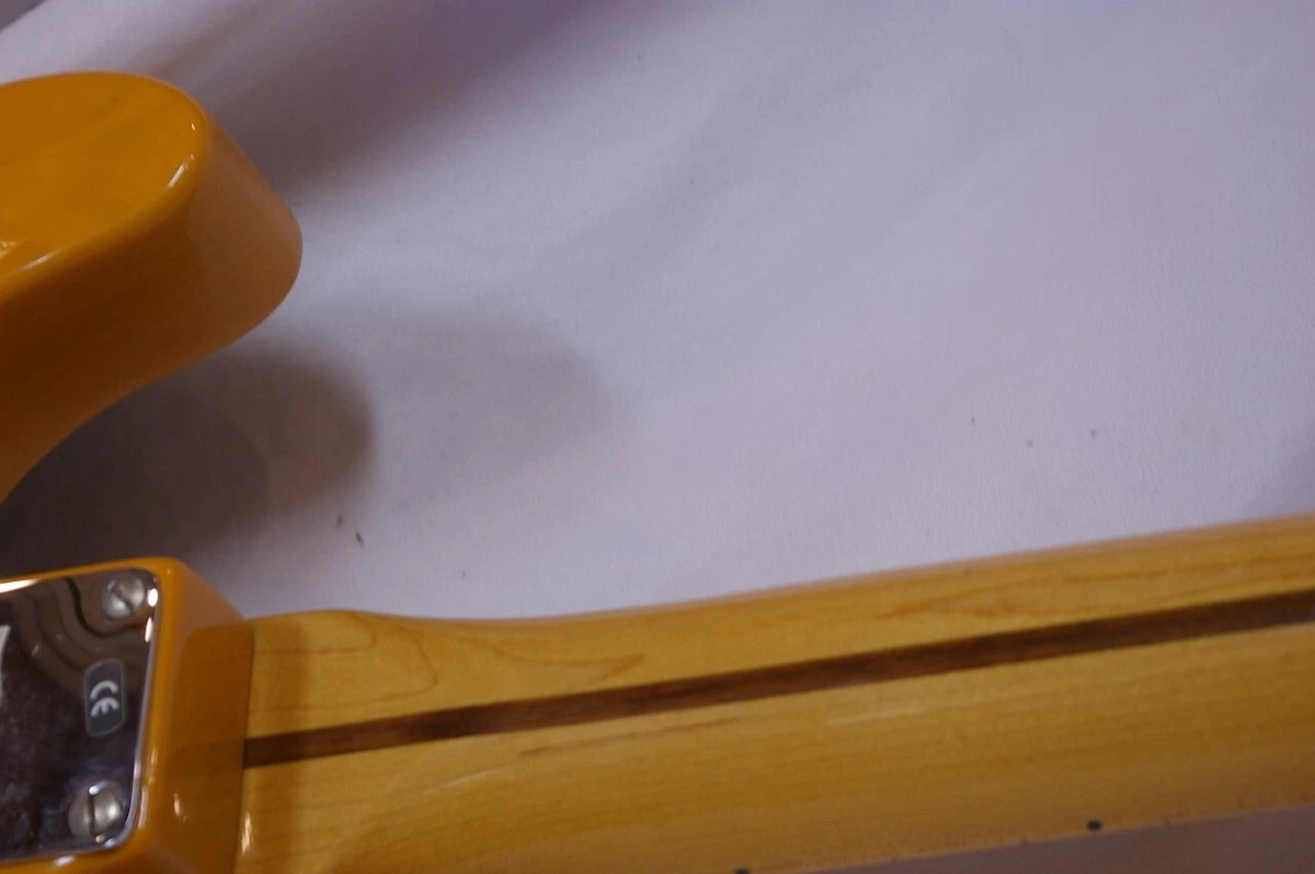 Fender American Vintage 1952 Telecaster Butter Scotch Blonde electric guitar