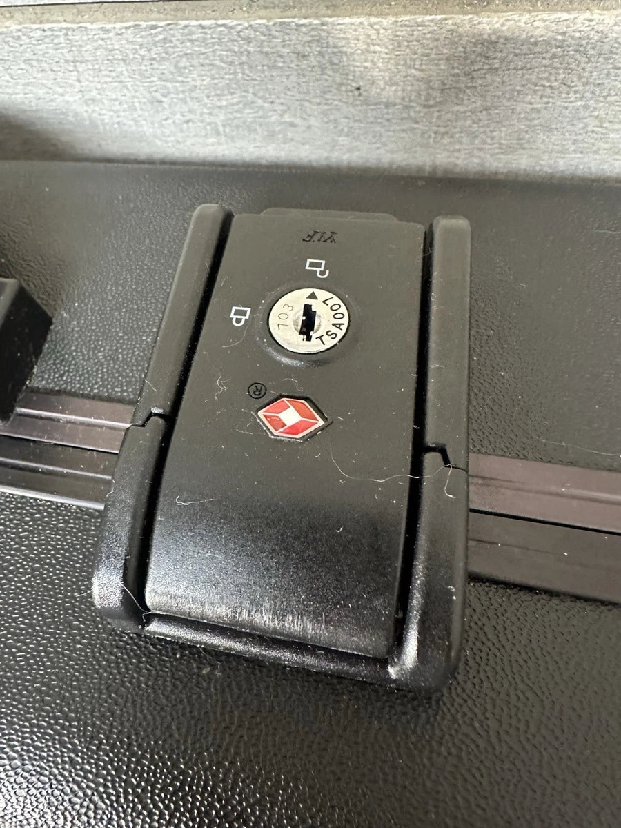 Fender Deluxe Molded ABS P/J 4/5 String Bass Guitar Hard Case Black TSA Locks