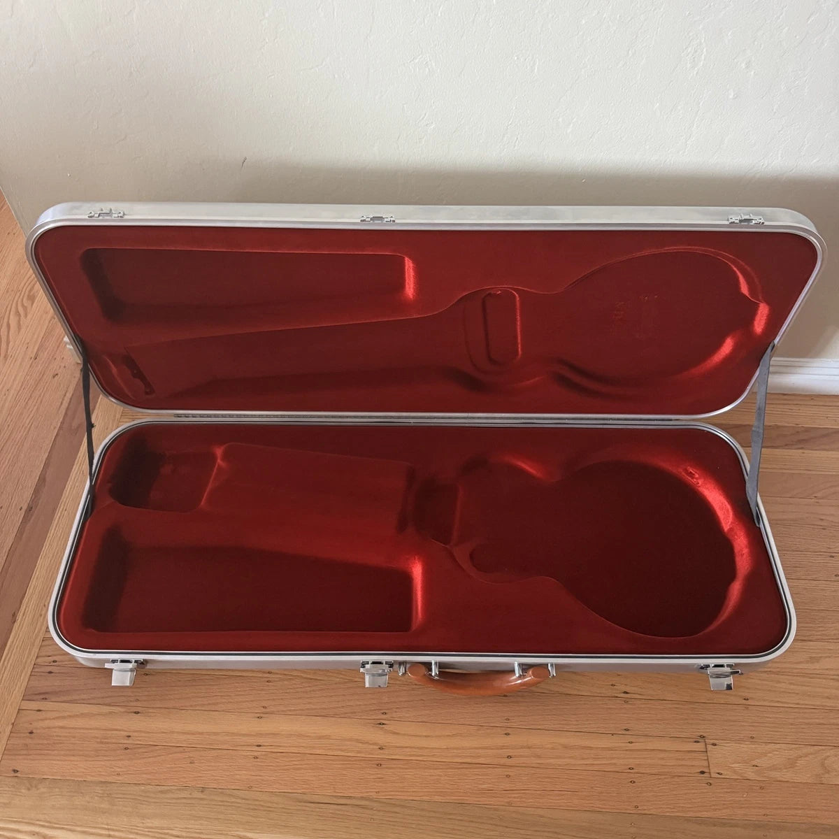 Gibson Les Paul High Performance Aluminum Hardshell Case